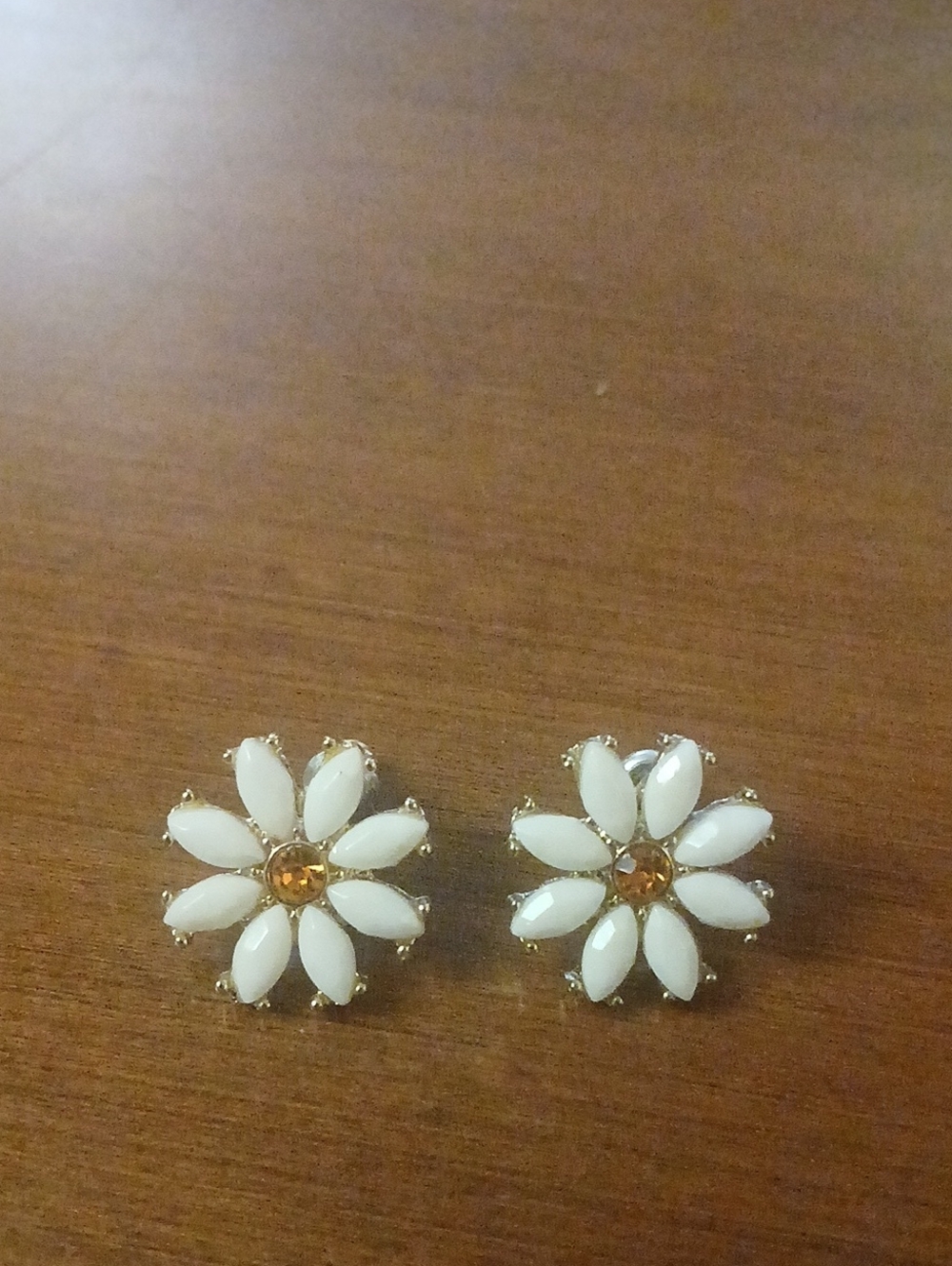 Gold-Tone White Daisy Stud Earrings with Amber Center - Women Jewelry